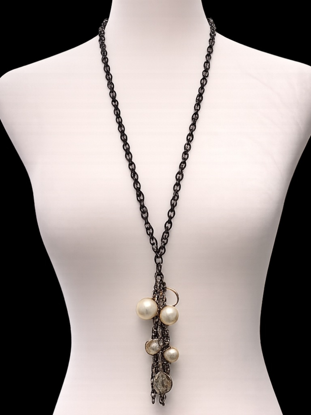 Vintage-style lariat necklace w/ dark chain and a cluster tassel of faux pearls